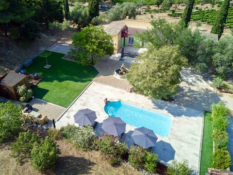 Villa Les Lauriers in the country side of Provence