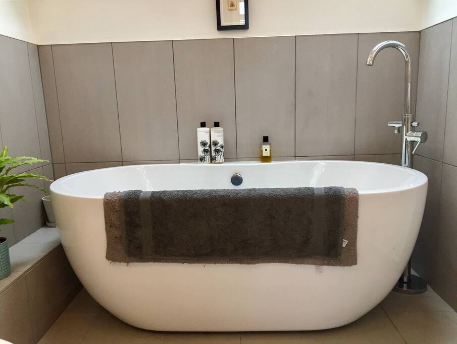 Freestanding Bathtub