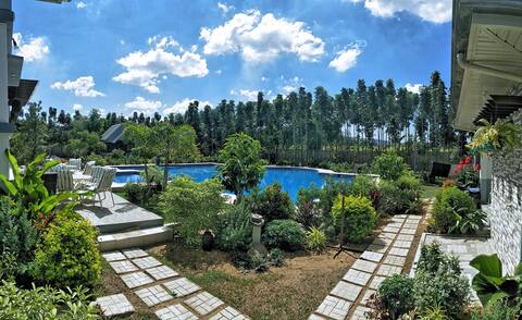 Luxurious Private Resort in Batangas (20 Pax)