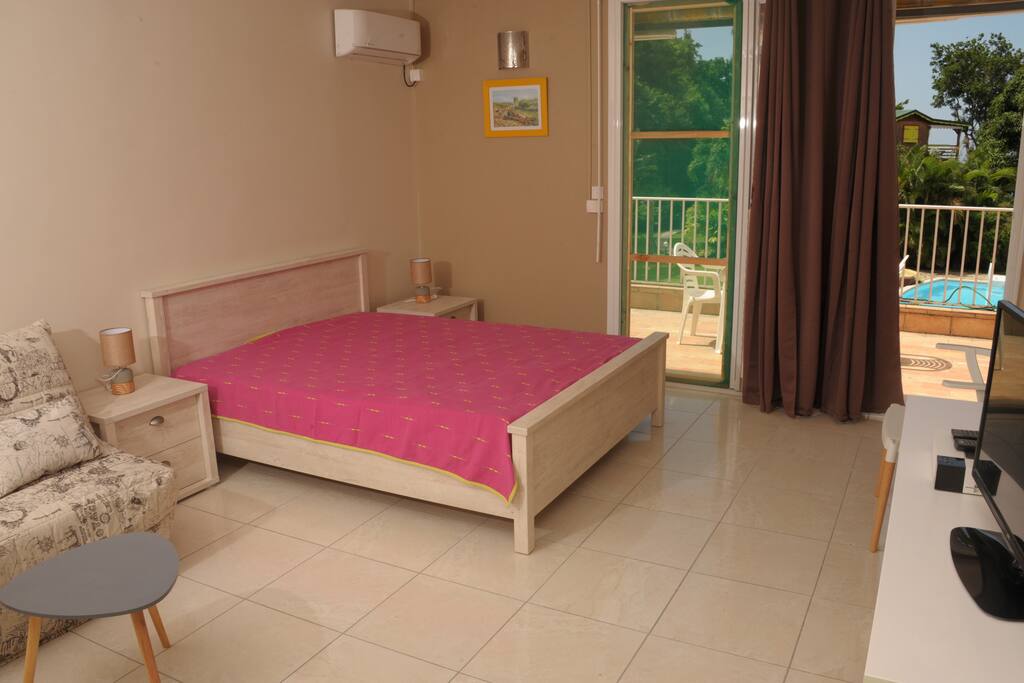 Colibri : chambre à coucher superficie 22 m²- entièrement équipée + dressing