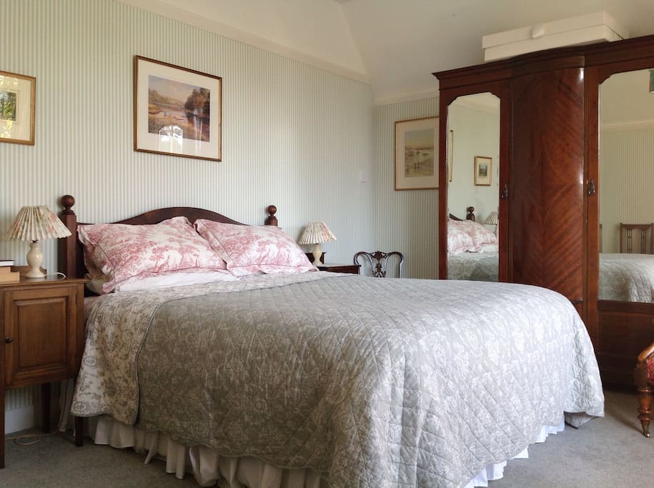 South-facing double bedroom...