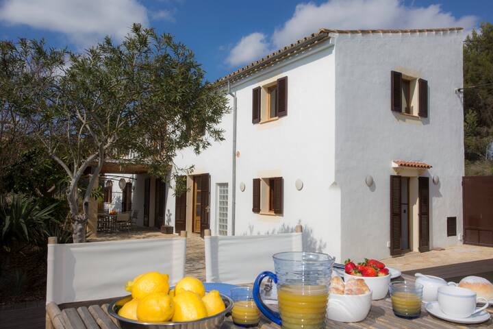 VILLA SA DONARDA. gallery image 3