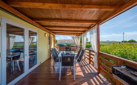 Top Airbnb: Panorama Mobile Home 5605 in Camping Park Umag in Lovrečica