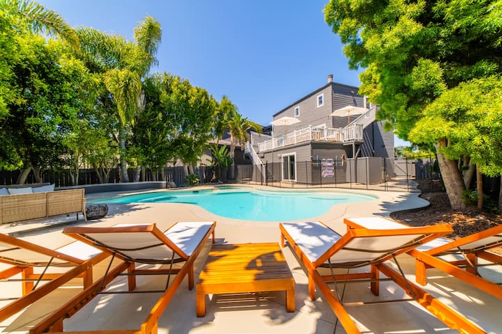 Charming East Coast style home in Del Mar w/ pool