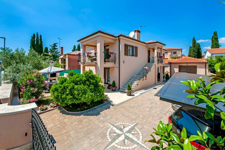 VILLA BARIC new apartment with garden terrace