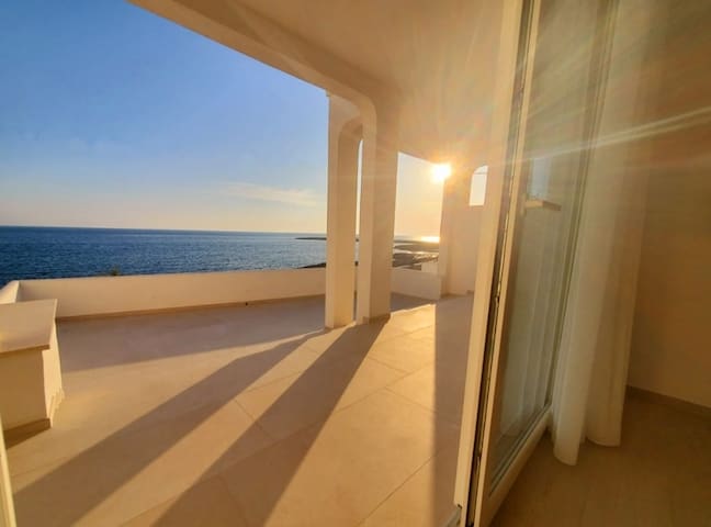 Fronte mare. Vista mozzafiato su Gallipoli.