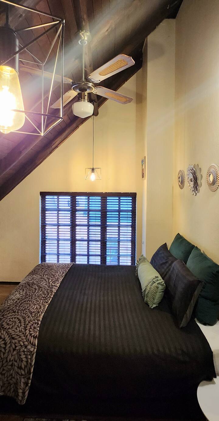 Second queen bedroom 