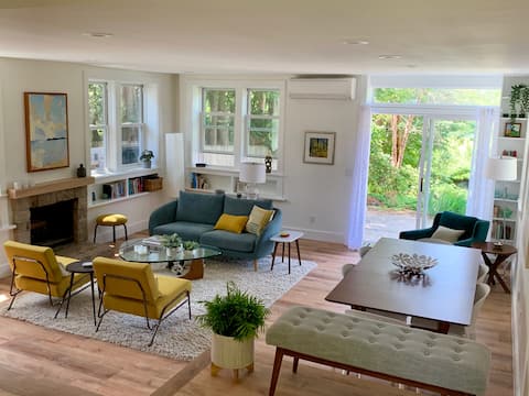Popular Airbnb listing: Sweetwater - Bright, Airy, Modern in Southwest Harbor