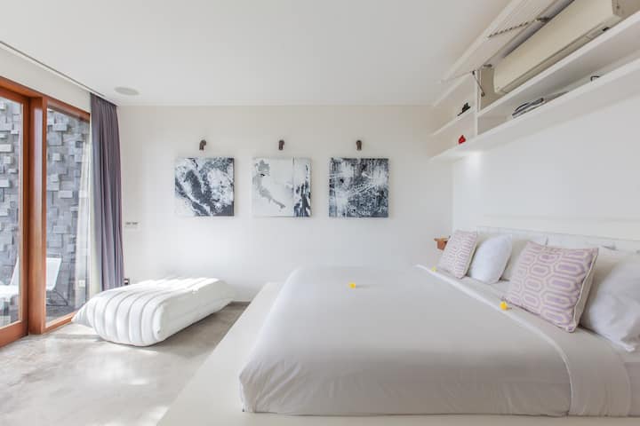 Luxury 2nd-floor apartment, Seminyak