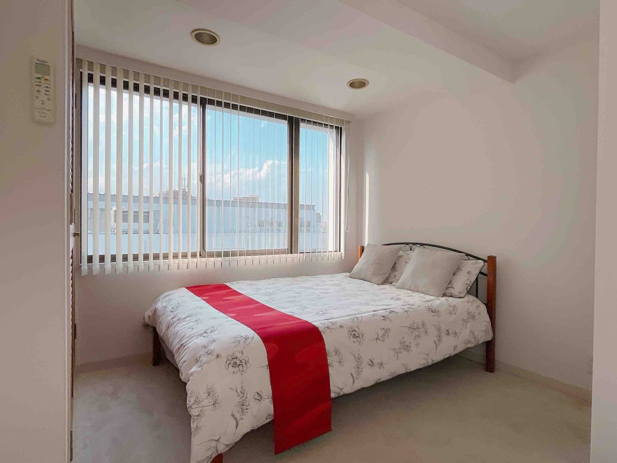 Dormitorio 2:dos camas matrimoniales.