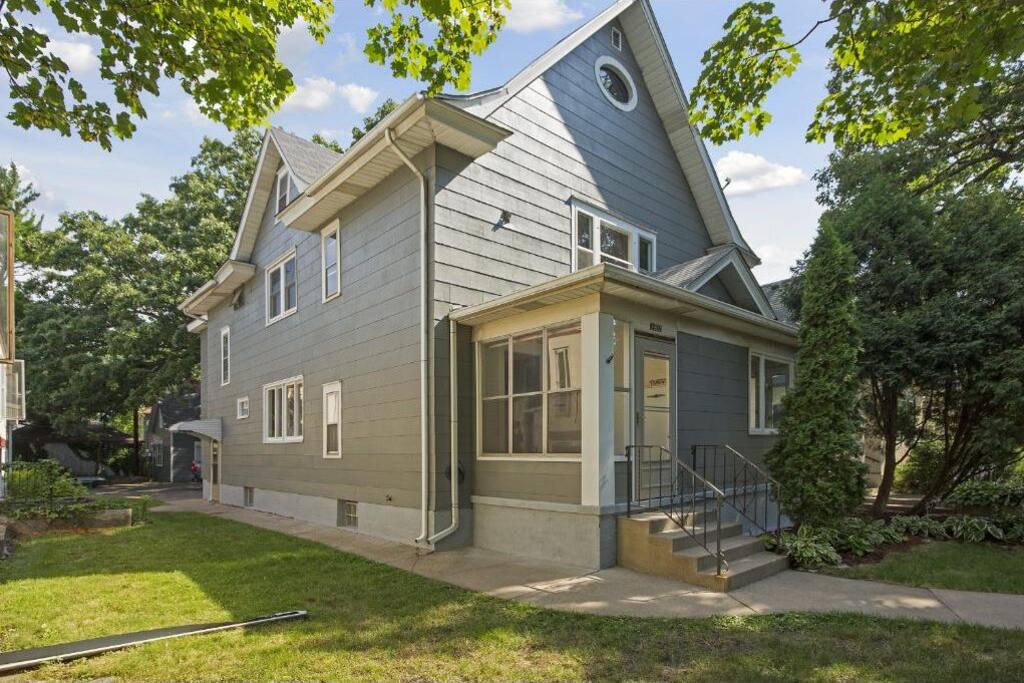 A spacious duplex. Transit is close. This picture is taken from a bus stop!