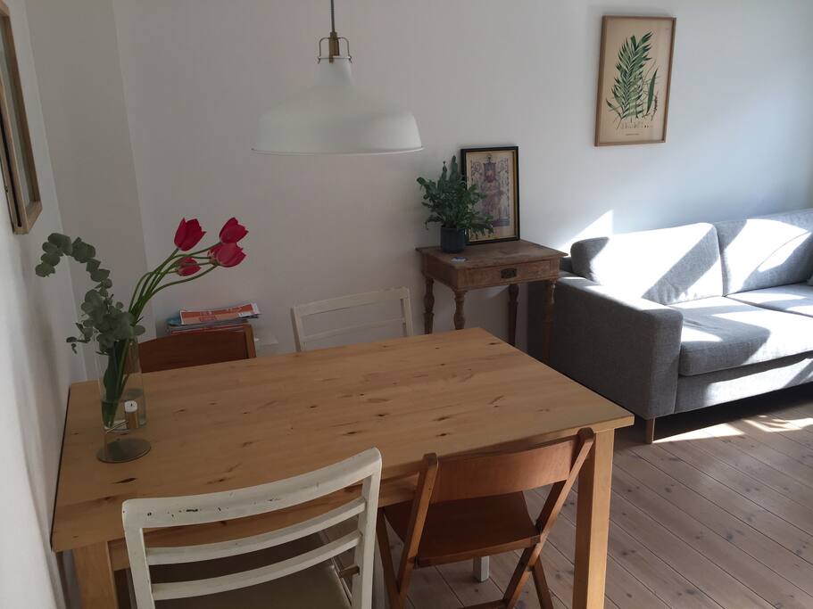 Eating area in the livingroom