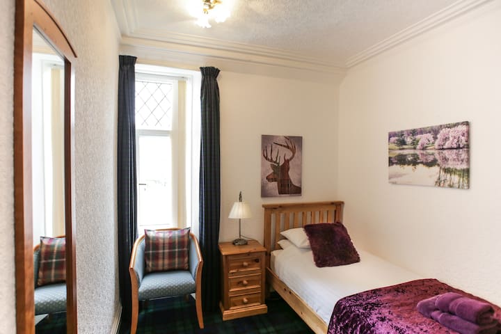 Great Single Room in heart of the City