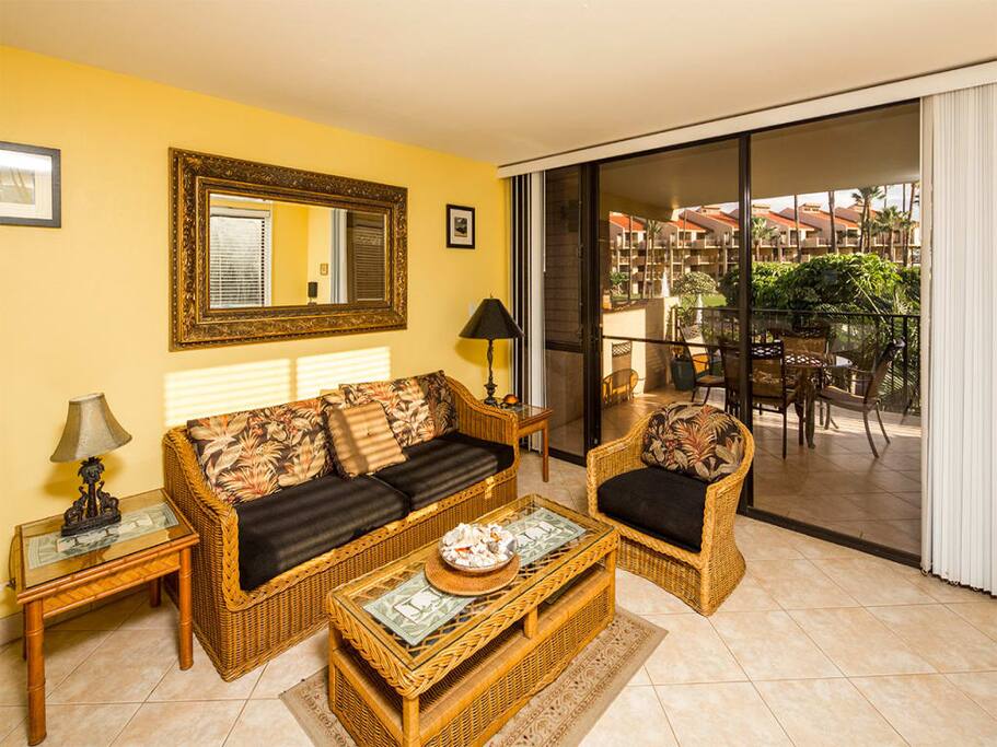 kamaole-1po-1207-living-02.jpg