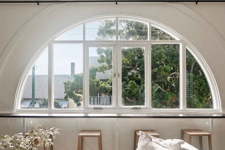 Stunning  Flourish on Bull - Inner City Luxe Loft