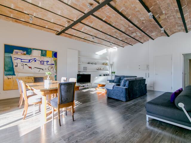 AMAZING TWO BEDROOM APARTMENT WITH PRIVATE TERRACE gallery image 5