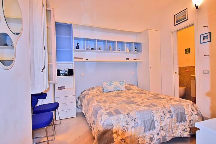 Двойна спалня