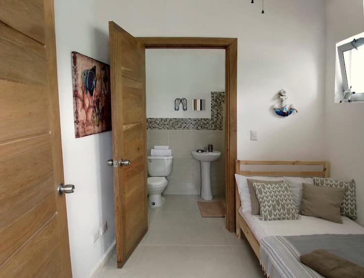 4 th bedroob -Maid room