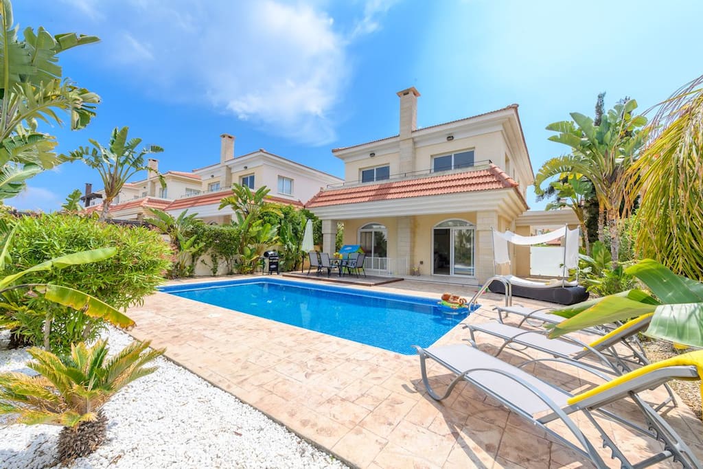 Villas4kids Villa Christina pool