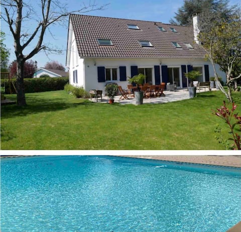 House with garden and pool, 30 minutes from Paris