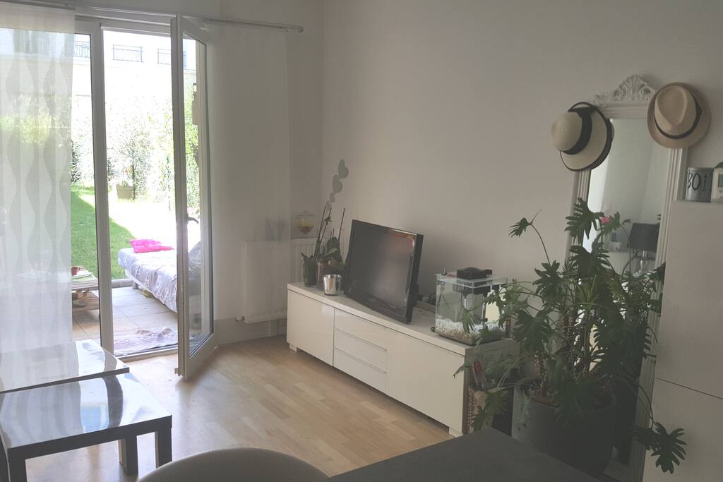 Chambre En Ville Et Au Vert Rambouillet Flats For Rent In Rambouillet
