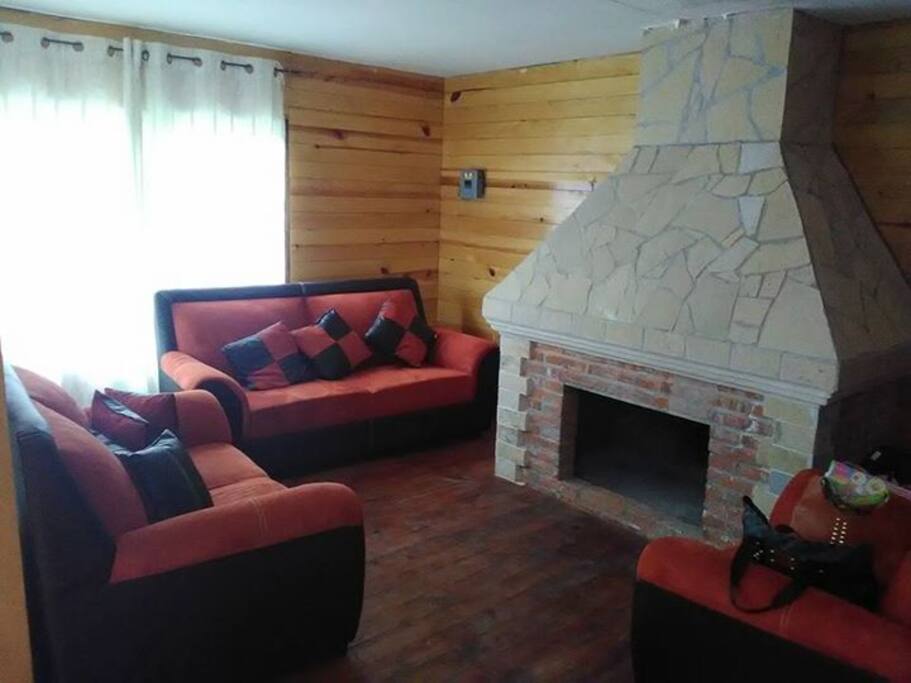 sala con chimenea