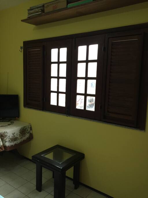 quarto bem ventilado e arejado.