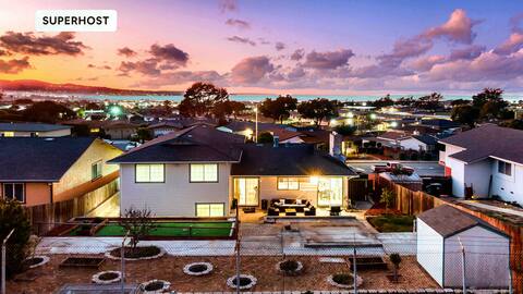 *Large Monterey Bay house close to Aquarium, Golf