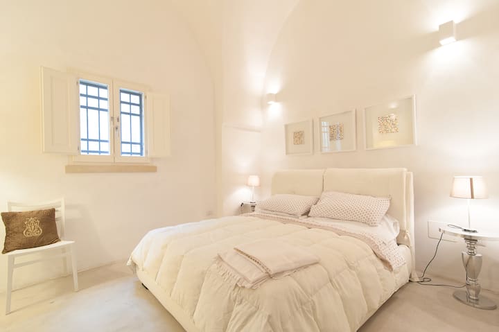 غرفة النوم الرئيسية 