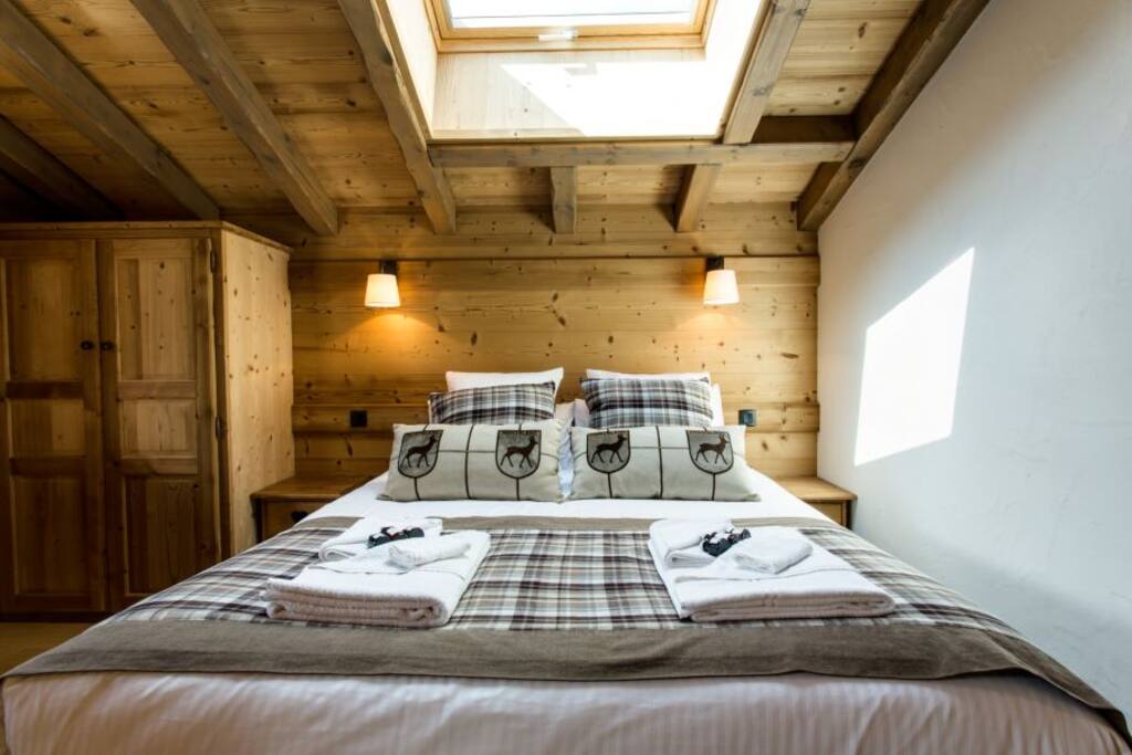 BEDROOM 1