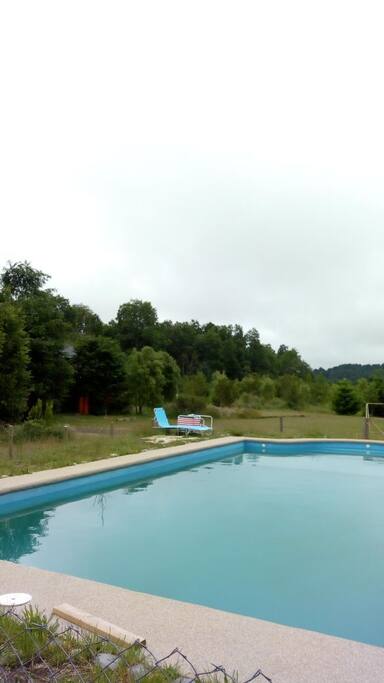 Piscina en el recinto