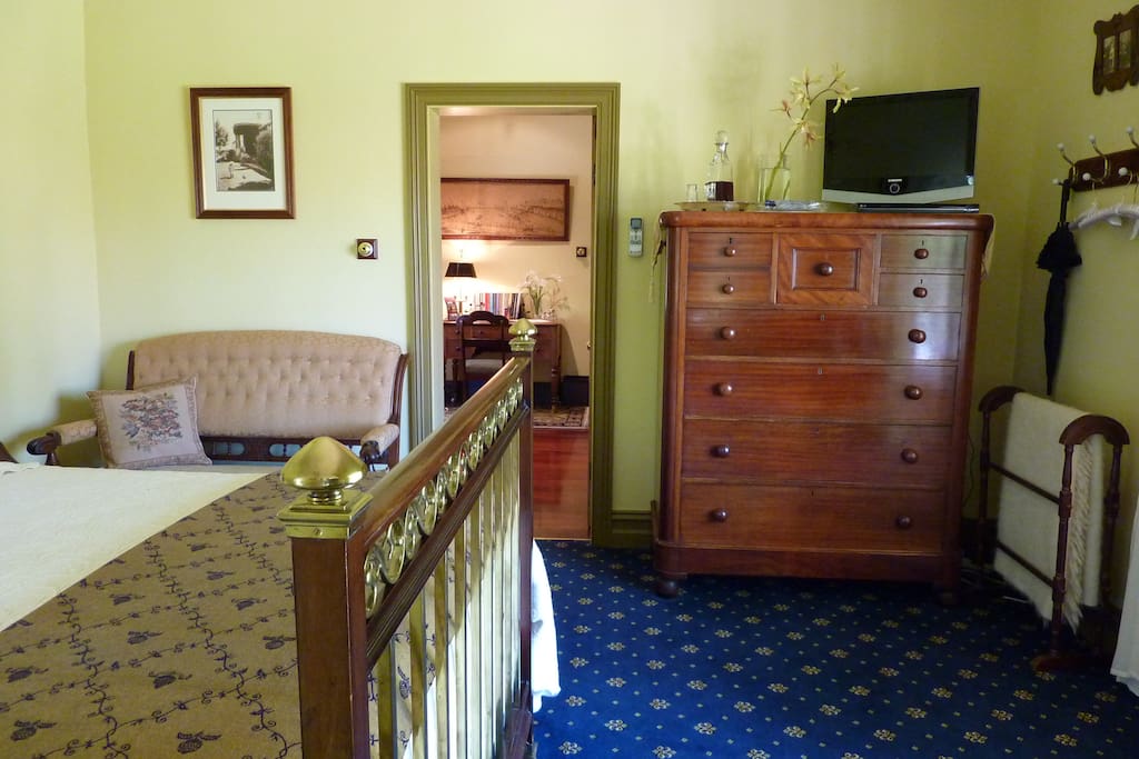 Large guest suite with TV