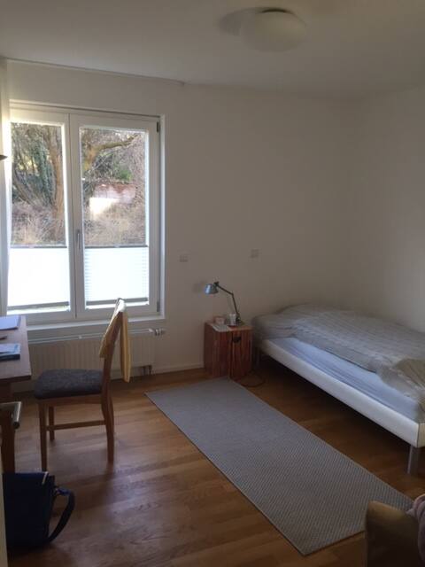 Freundl. Zimmer mit Küche im Münchner Westen