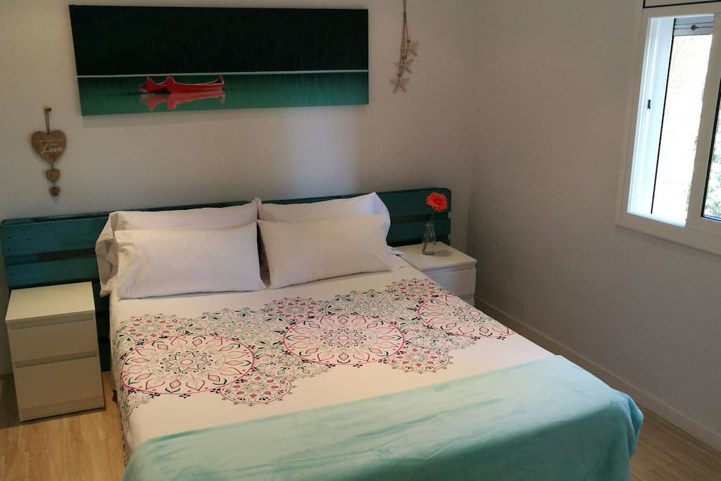 Bed with mattress viscoelastic, super comfortable. 150 cm