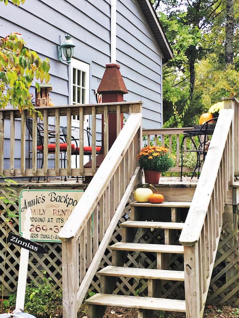 Top performing Airbnb: Annies Back Porch in Mountain View