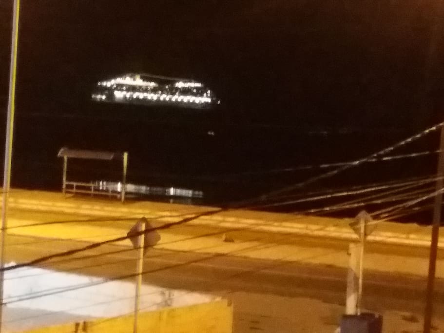 El ruído del mar de noche és um espectáculo aparte.