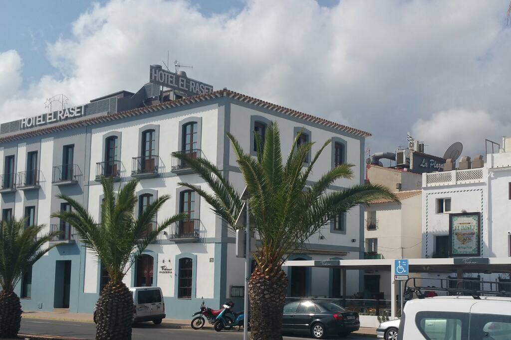 LA CASA MAS DE CERCA