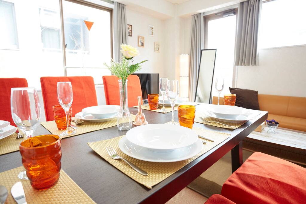 Large dinig table(8 pax)
Sofa and table.
Kitchen.
