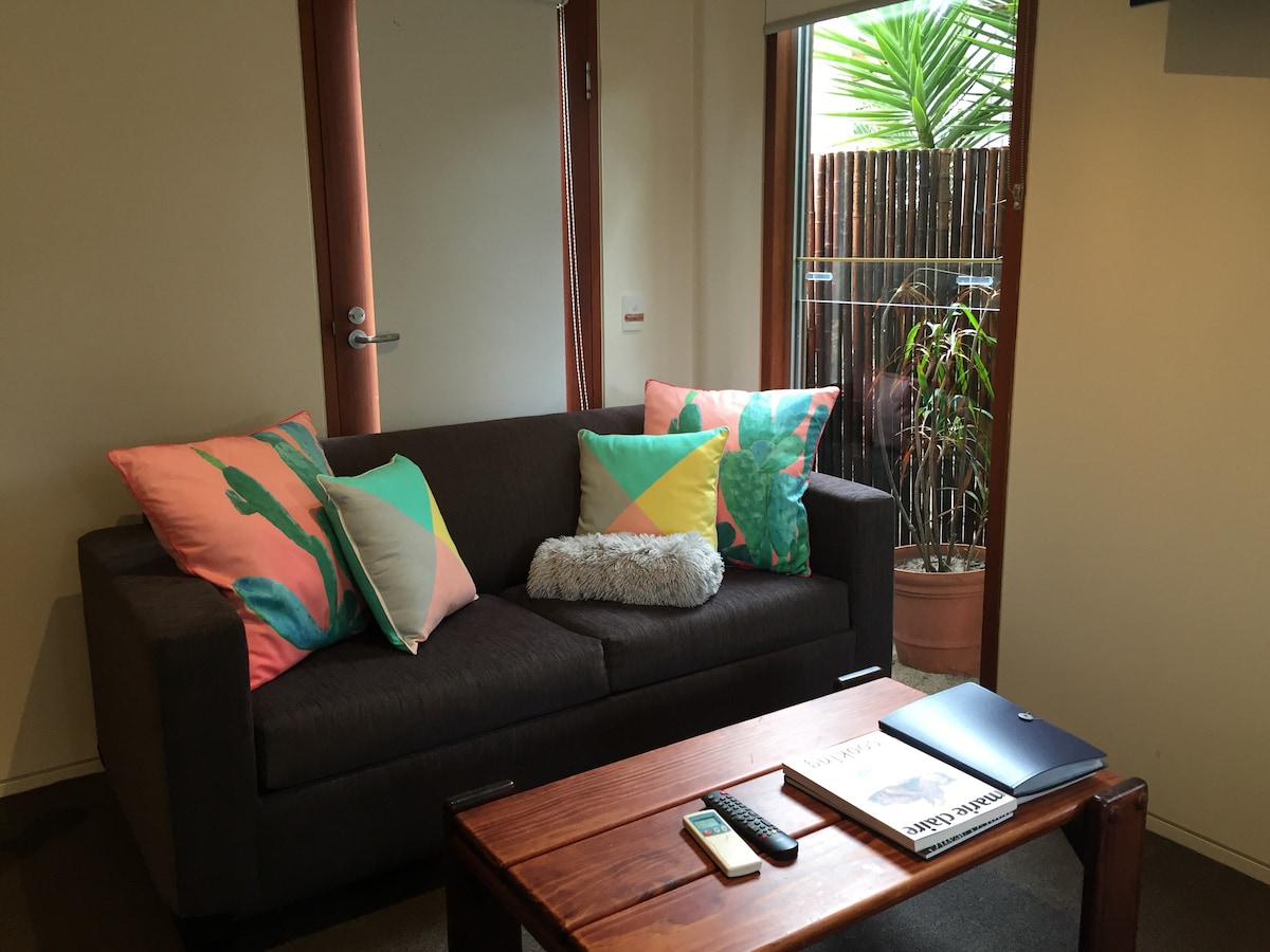 Successful Airbnb property: Modern Private Bungalow. Beach location. in Cape Woolamai
