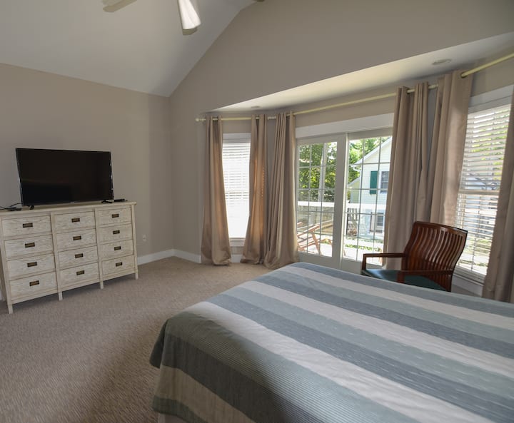 Мајстор со телевизор со рамен екран