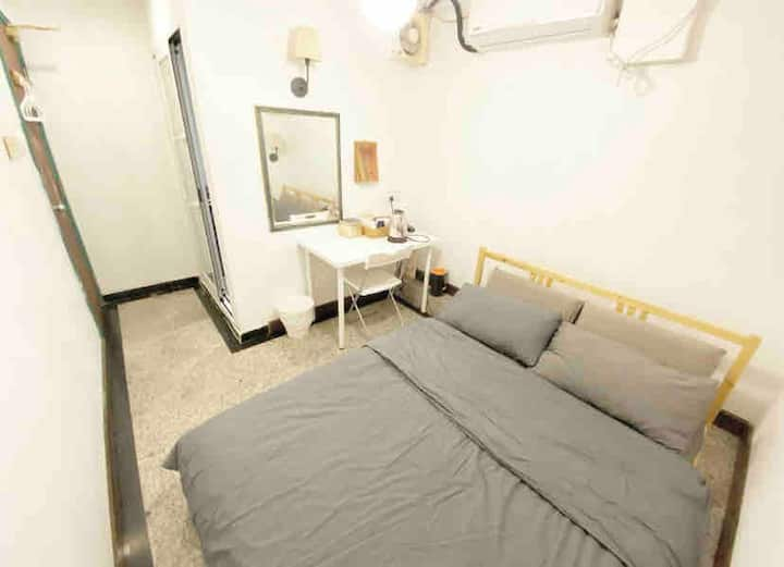 Next to Causeway Bay MRT/Private Washroom/Windowless/Causeway bay bay MTR room/no window 5