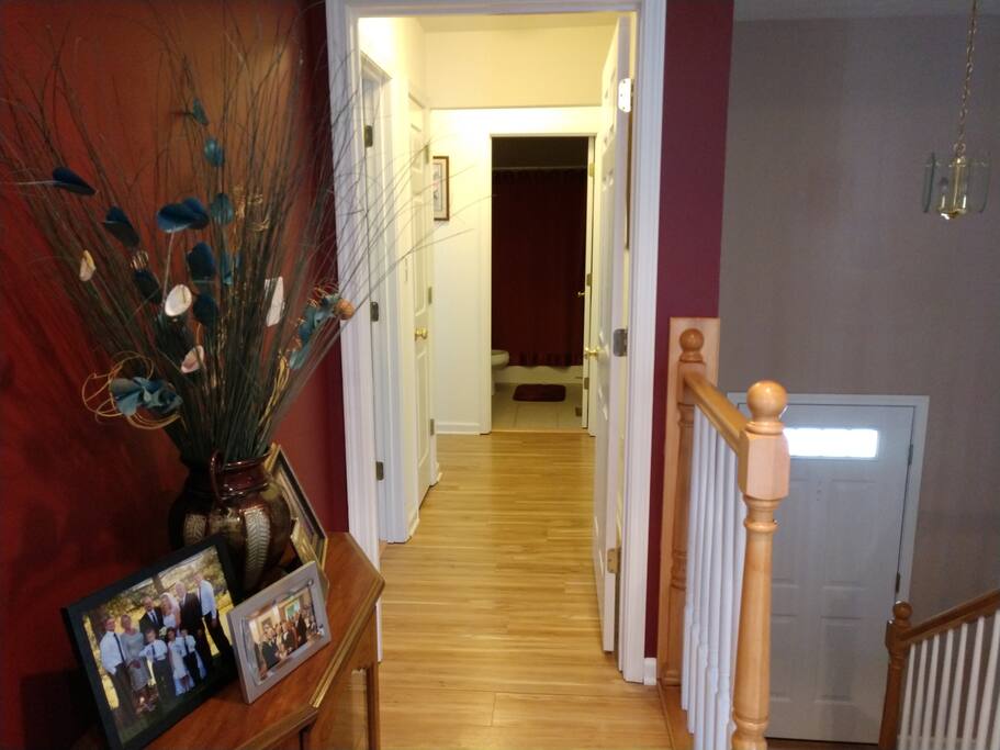 Private hall w/2 bedrooms/1bath