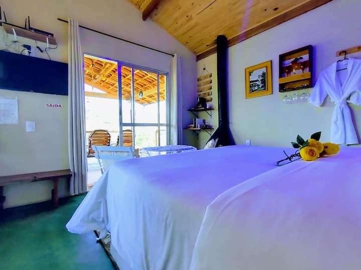 Სმარტ-ტელევიზორი 32 სანტიმეტრი.
Netflix, Wi-Fi, ყველაფერი თქვენი კომფორტისთვის და სიმშვიდისთვის!!