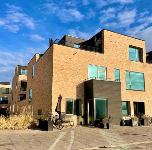 Familiebyhus på stranden og tæt på centrum gallery image 2