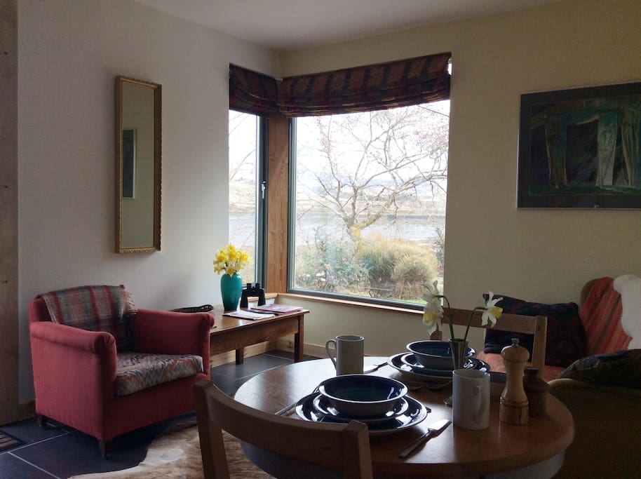 Sitting room with dining area