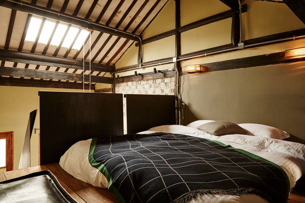卧室在阁楼/bedroom in the loft