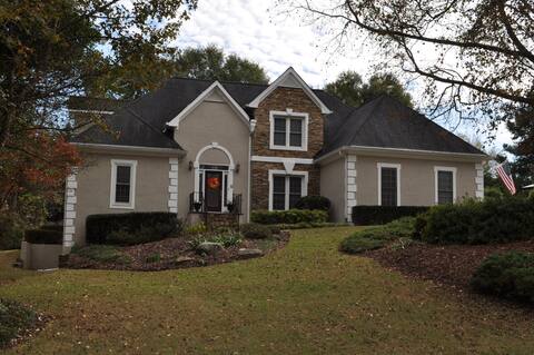 Elegant Home in Popular Johns Creek, GA