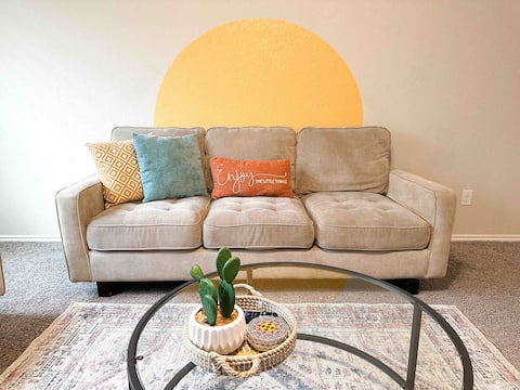 Successful Airbnb property: New🏡Central location - 5 mi to Lackland & SeaWorld in Meadow Village
