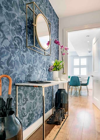 The Smooth Velvet – by Out of Office Lifestyle gallery image 4