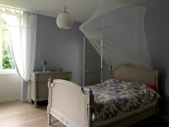 Საძინებელი № 3
Საწოლი 140